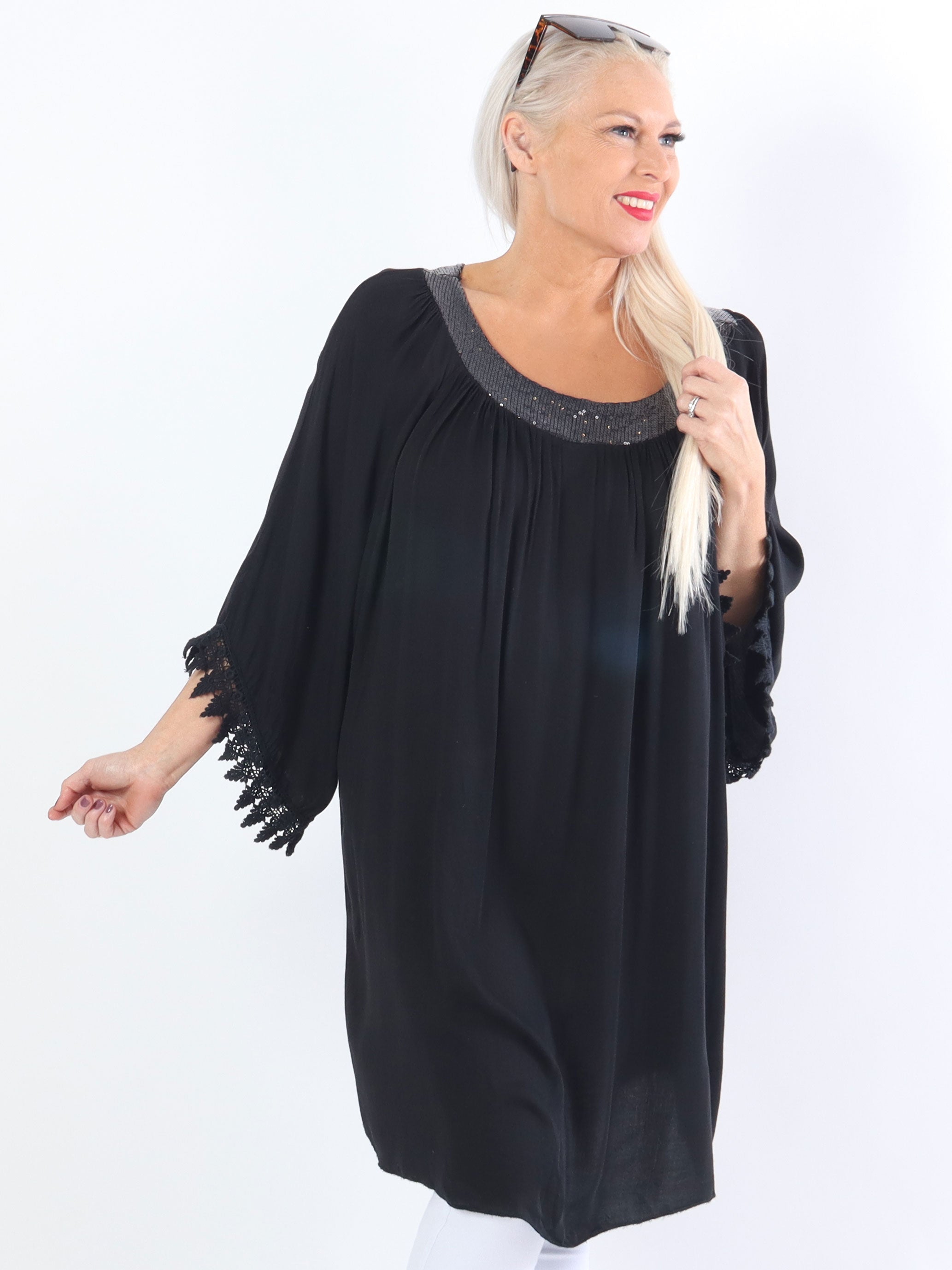 Dolores - Tunikaklänning i plus size med paljetter och broderier